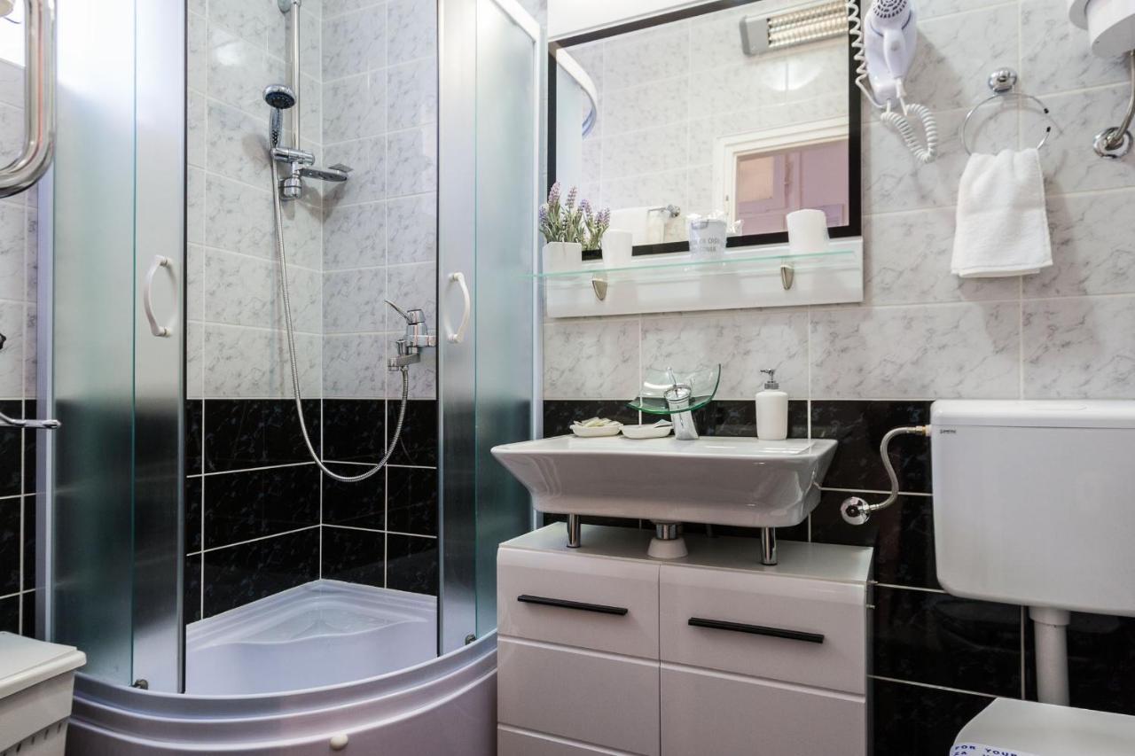 Bagi Apartment In Old Town Center Zara Esterno foto