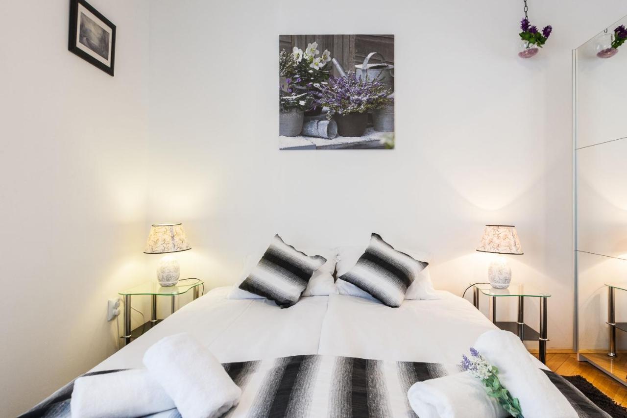 Bagi Apartment In Old Town Center Zara Esterno foto